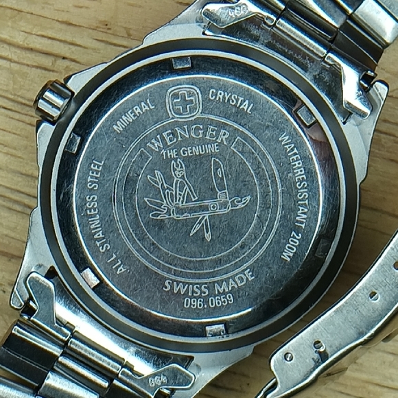 X Wenger SMT Design 200 meter Dive watch.  Rotating bezel, screw down crown. - Picture 13 of 13